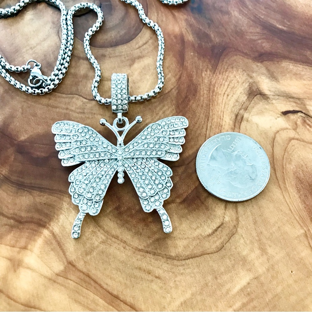 🆕 Crystal Butterfly Pendant Necklace Alloy/Stainless Steel - Picture 3 of 6